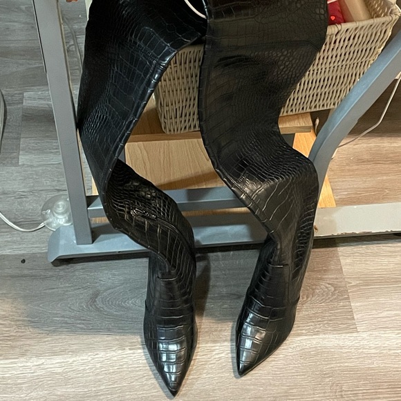 Guess over-the-knee boots blk in size 6.5 - Picture 1 of 2